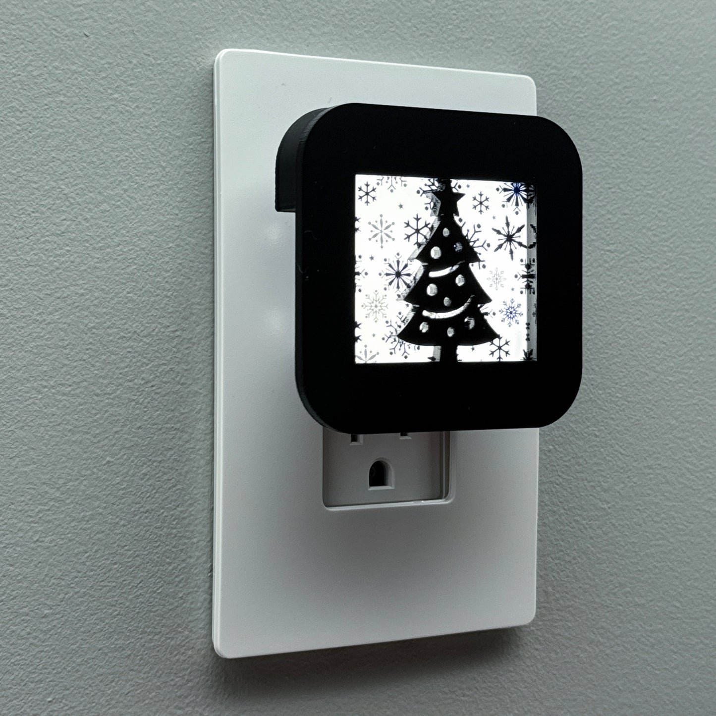Snowy Christmas Tree Night Light